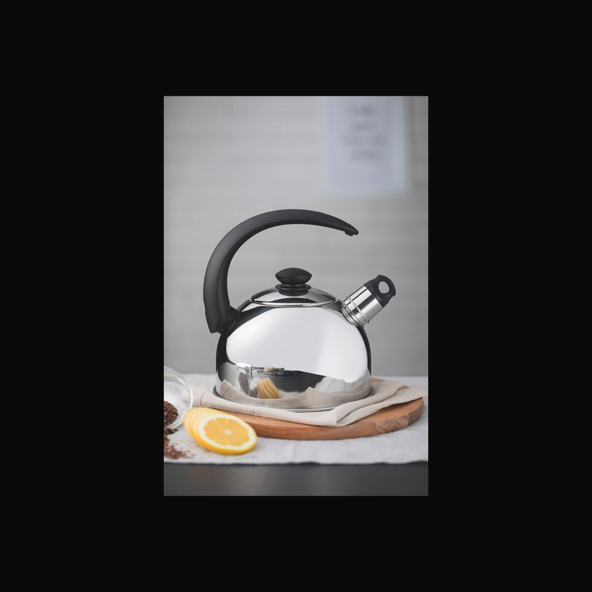 Tramontina Chaleira com Apito Inox Cabo Preto 2,1L