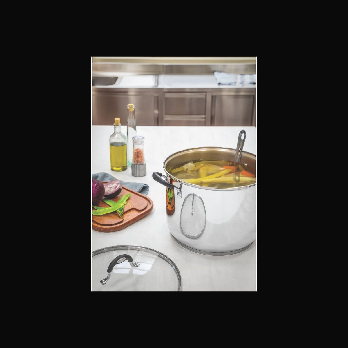 Caldeirão Tramontina Astro Silicone em Aço Inox com Fundo Triplo com Tampa de Vidro 30 cm 15,2 L